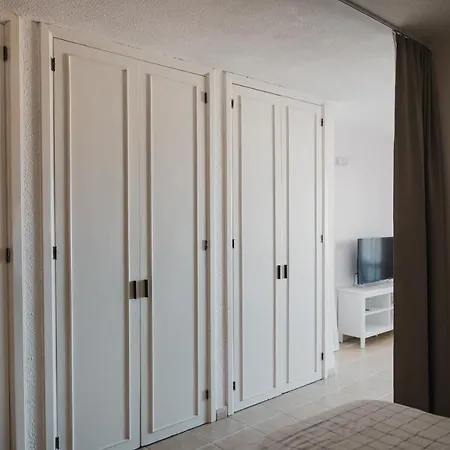 Confortable Estudio En Cristianos